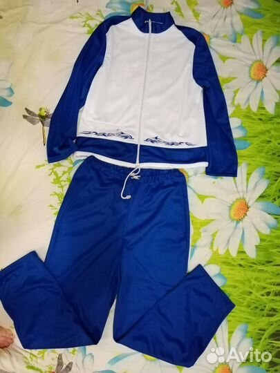 Спортивный костюм женский