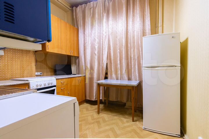 2-к. квартира, 49 м², 1/3 эт.