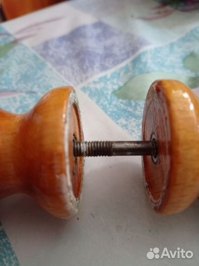 Дверная ручка деревянная