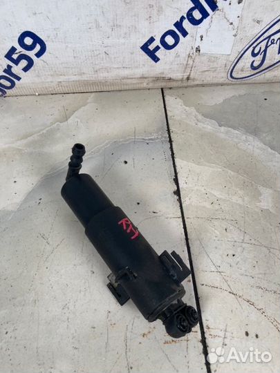 Омыватель фар правый Audi A4 B8 2010