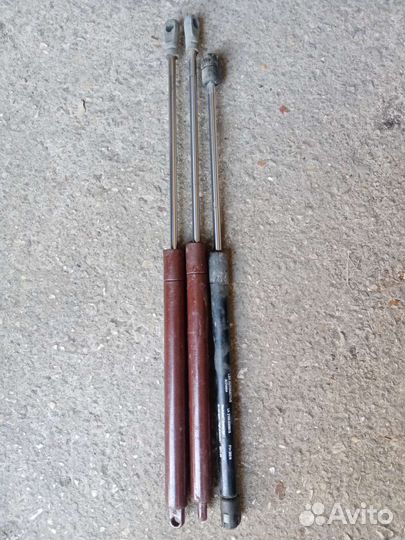 Амортизаторы капота