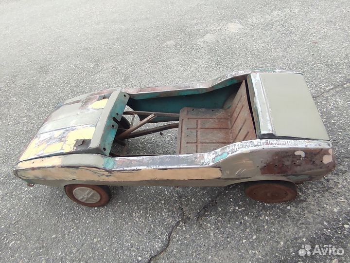 Педальная машина 