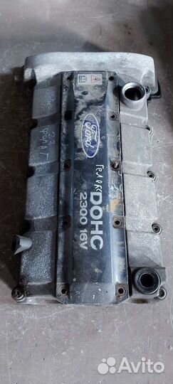 Крышка клапанов на Ford Galaxy