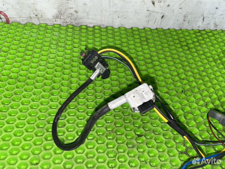 Проводка передней левой фары Cadillac Escalade GMT