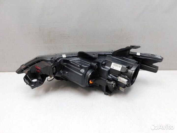 Фара правая Mitsubishi Outlander