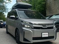 Toyota Voxy 2.0 CVT, 2018, 106 000 км, с пробегом, цена 2 600 000 руб.