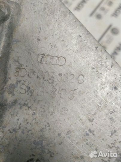 Кронштейн усилителя бампера задний правый Audi A4