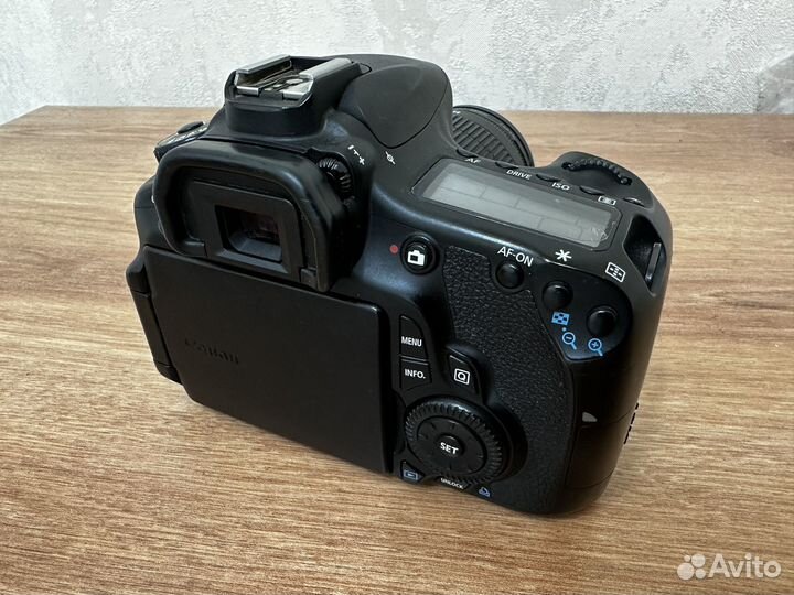 Зеркальный фотоаппарат canon eos 60D