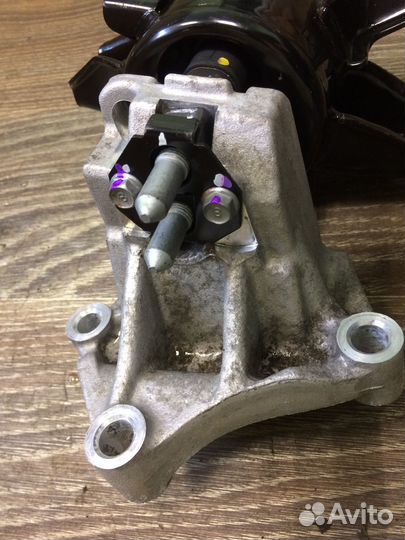 Опора двигателя правая Kia Rio 3, Hyundai Solaris