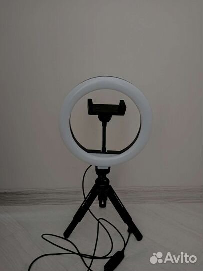 Кольцевая лампа со штативом