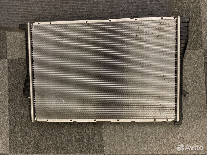 Радиатор охлаждения на BMW е 39