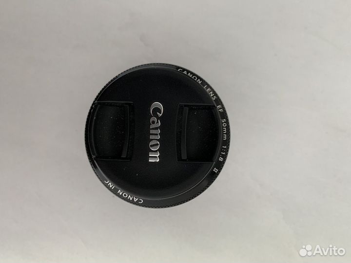 Объектив Canon EF 50mm f/1.8 II