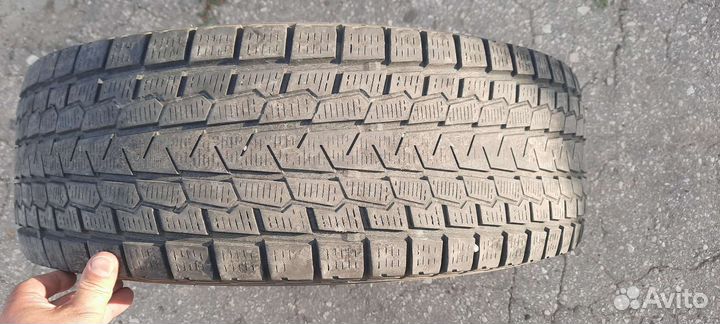 Yokohama 104ZR 235/70 R16