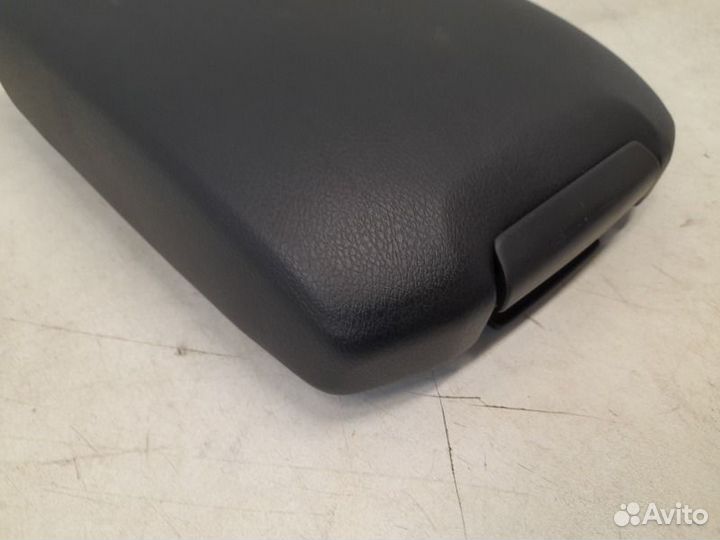 Подлокотник Toyota Land Cruiser Prado 150