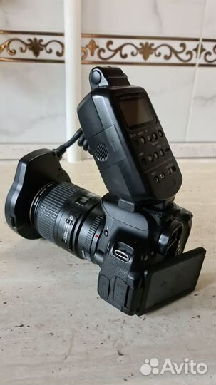 Фотокамера зеркальная кроп, Canon eos 650 d