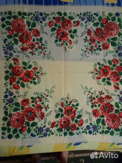 Павловопосадская шаль и платок