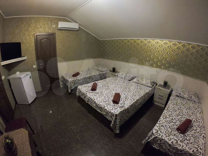 Комната 20 м² в 8-к., 2/2 эт.