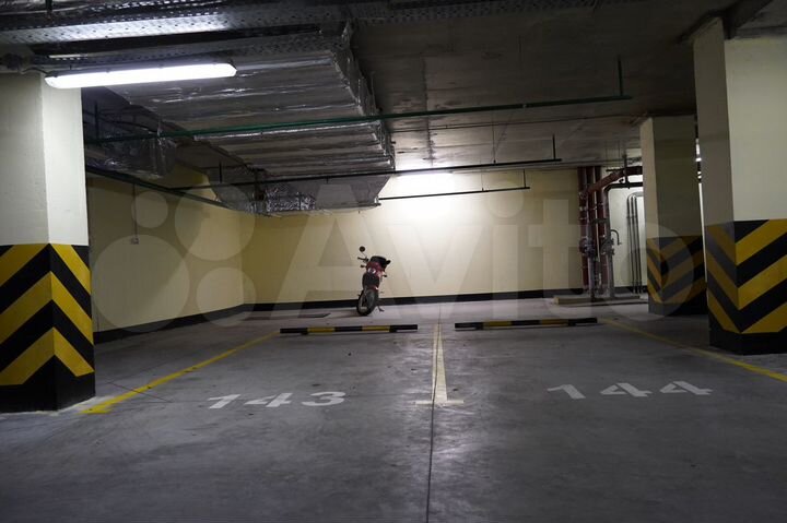 Машиноместо, 14 м²