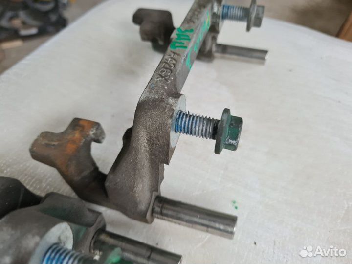 Скоба суппорта задняя Ford Focus 3 1.6 2013