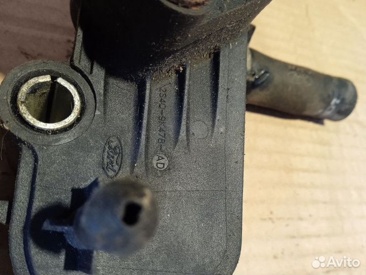 Корпус термостата Ford Tourneo Connect