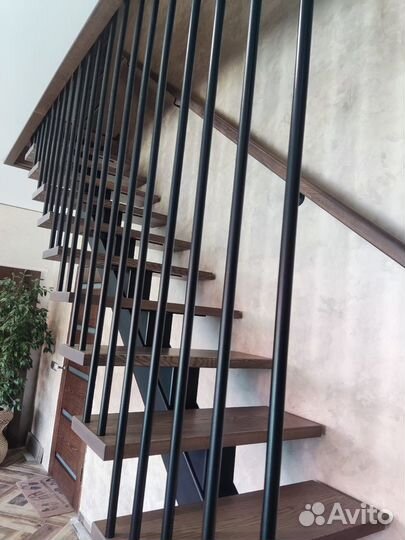 Обшивка лестницы ступеней