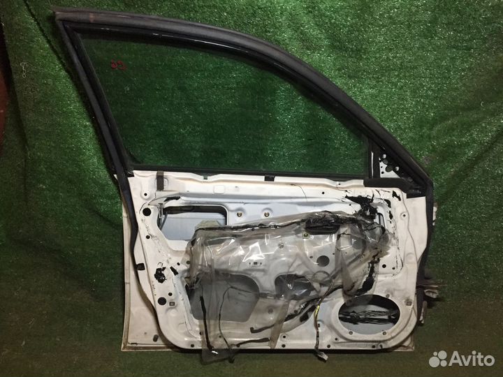 Дверь передняя левая Mazda Capella CG Пустая