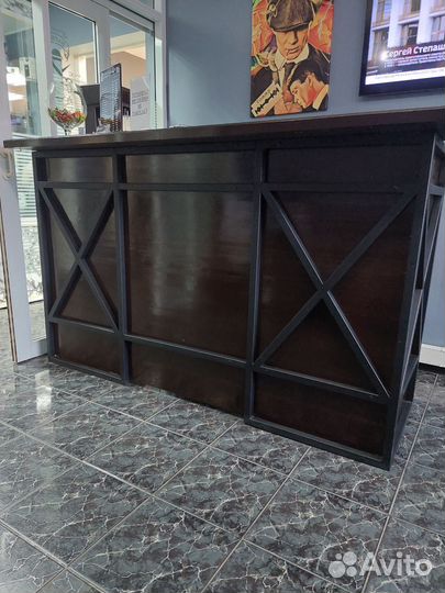 Стойка ресепшен