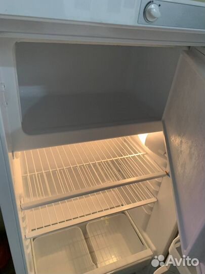 Холодильник indesit