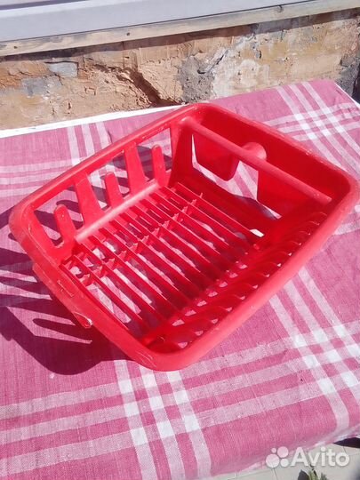 Хлебница пластиковая и сушилка для тарелок