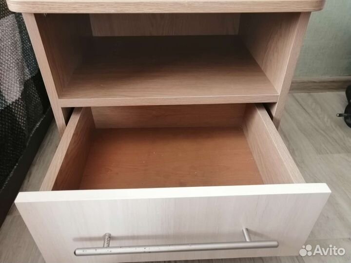 Тумба прикроватная