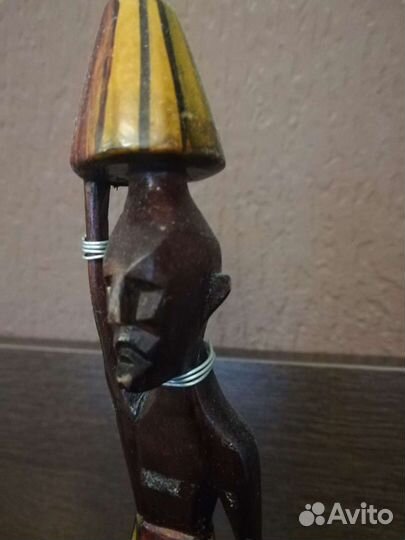 Фигуры из дерева производства Индонезия