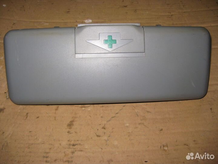Оригинальная укомплектованная аптечка BMW E38 E39