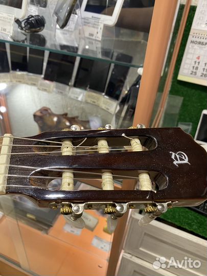 Акустическая гитара