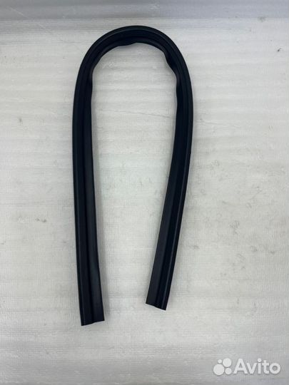 Уплотнительная резинка дверная нижняя передняя