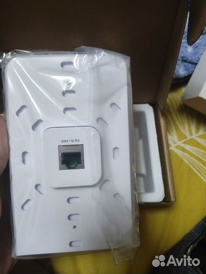Точка доступа Ubiquiti UniFi UAP-AC-IW