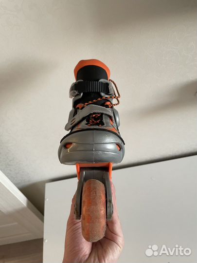 Роликовые коньки