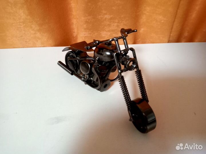 Модель мотоцикла. Металлический