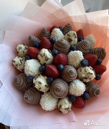 Съедобные букеты, клубника в шоколаде
