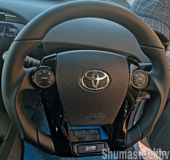 Руль toyota prius 30,Alpha, aqua