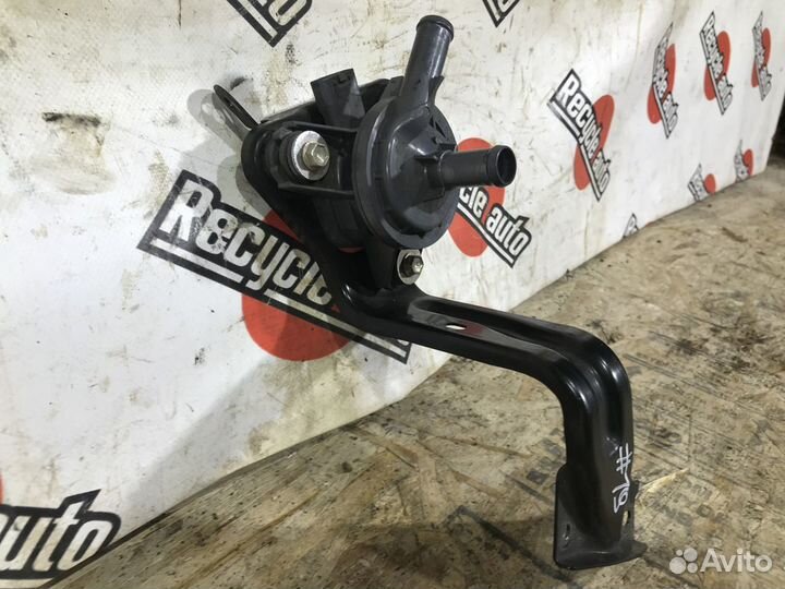 Помпа инвертора toyota crown AWS210 2arfse 2013