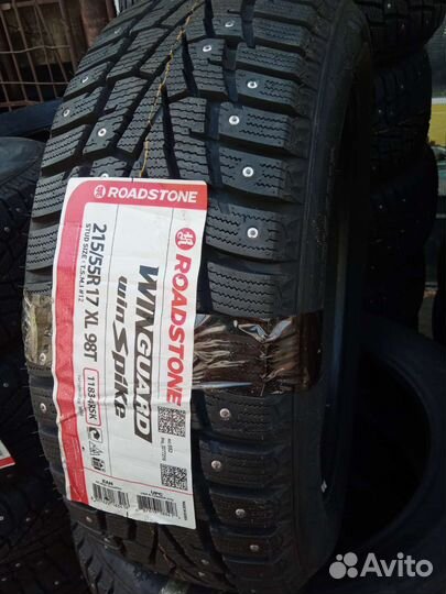 Roadstone Winguard WinSpike 215/50 R17 и 215/55 R17