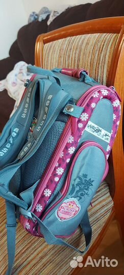 Рюкзак школьный для девочки 1 класс