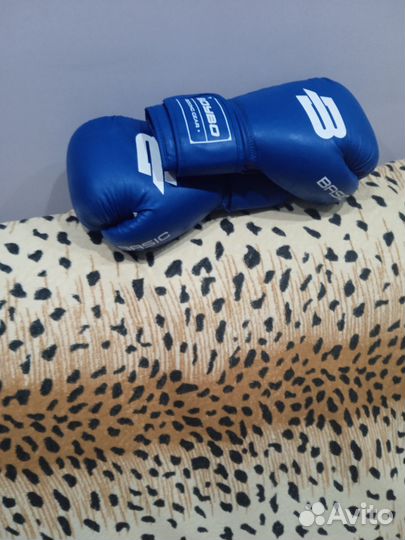 Боксерские перчатки 10 oz бу