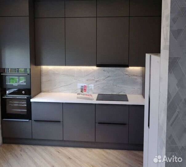 Кухня с антресолями артикул 87640