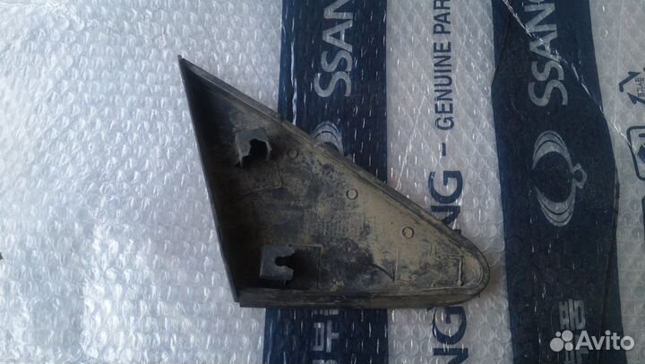 Накладка на крыло передняя левая (уголок) Ssangyon