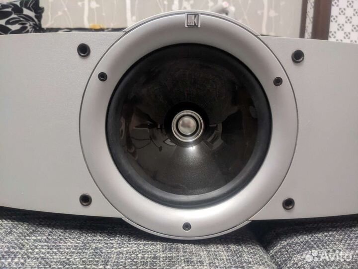 Центральный канал KEF Q9c