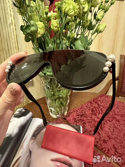 Солнцезащитные очки Fendi
