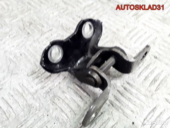 Петля двери передней правой Toyota Corolla Verso