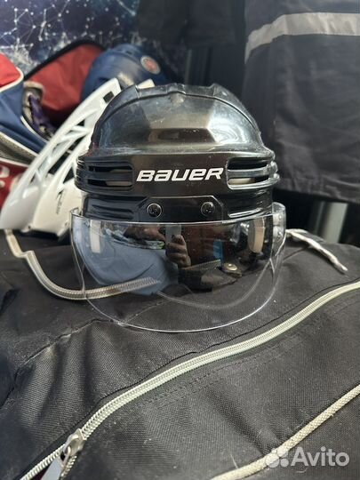 Хоккейный шлем