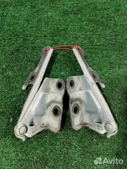 Петля капота Mazda Mpv lvlr WLT